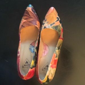 Fluevog Big Presence Desmond Floral Pumps